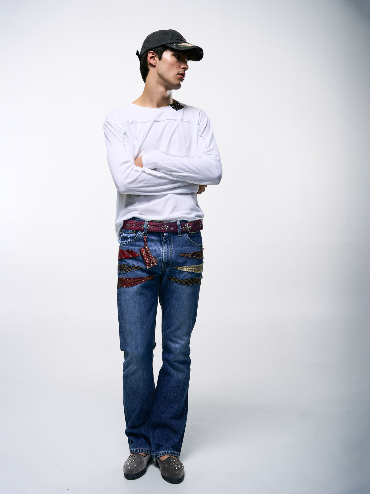 TIE STUD JEANS