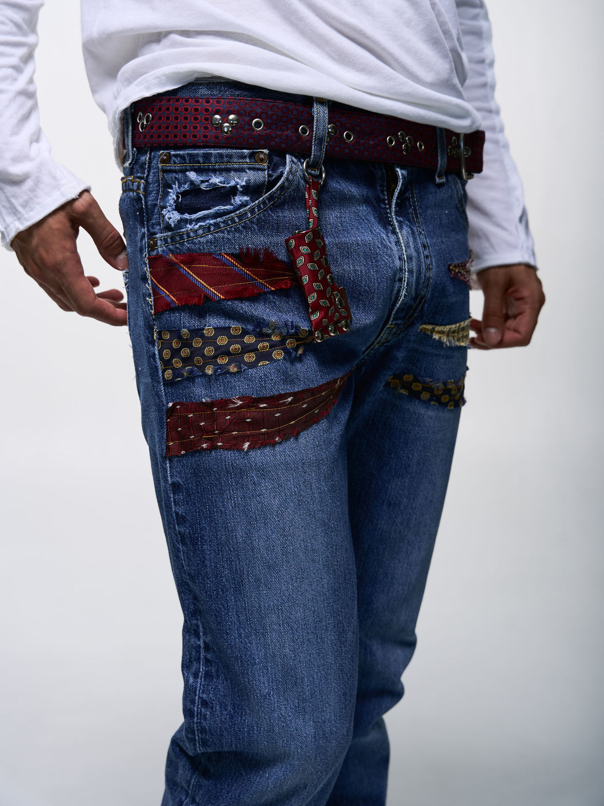 TIE STUD JEANS